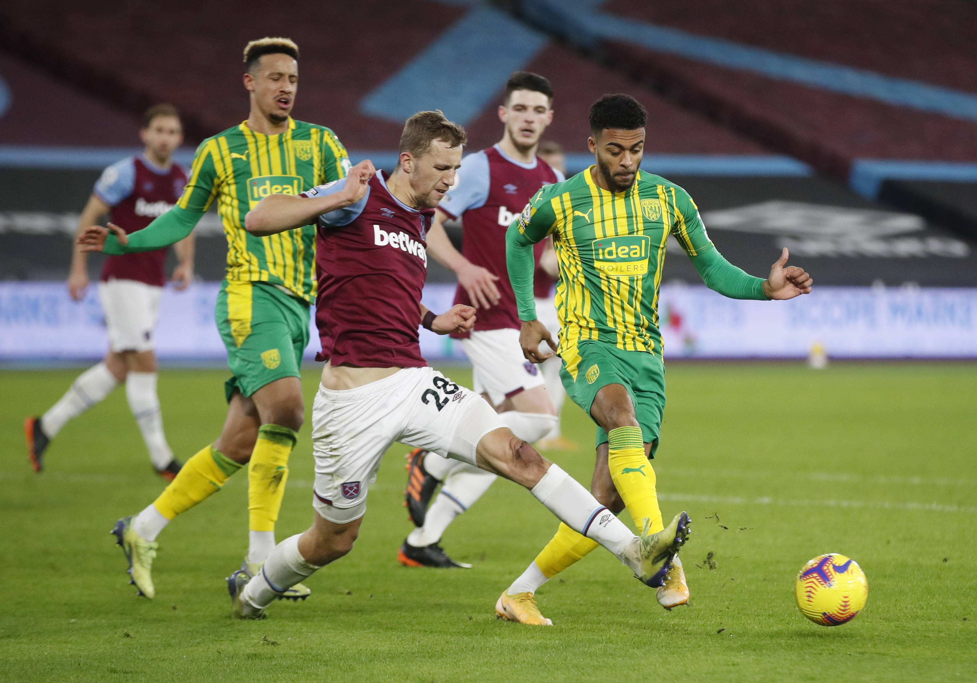 范迪克身旁 范迪克身旁